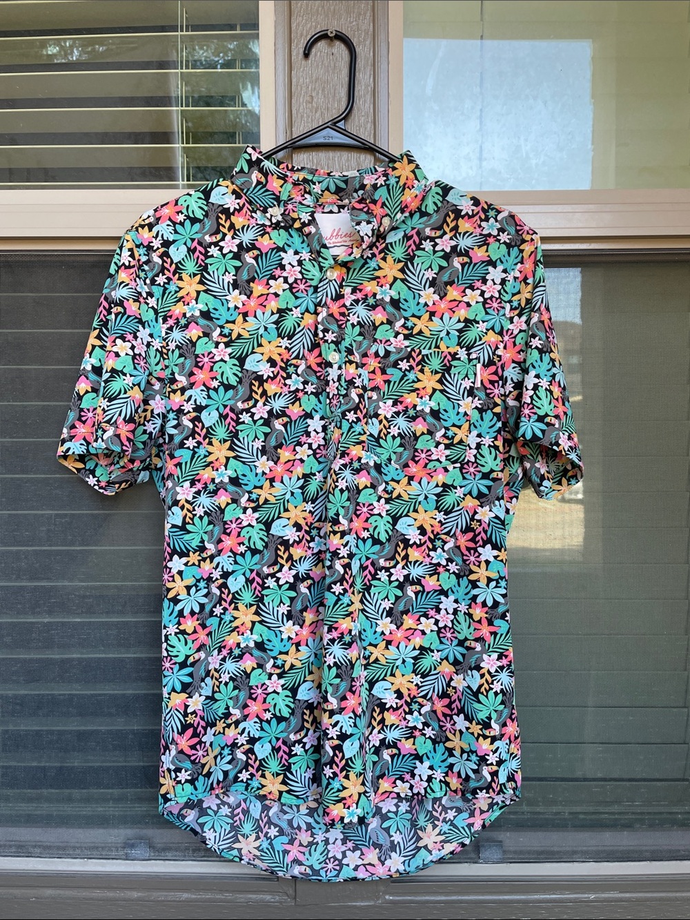 Chubbies men’s shirt SMALL Toucan bird Black Forest Popover
